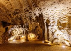 Геркулесовы пещеры -Пещера в области Танжер-Тетуан, Марокко.
